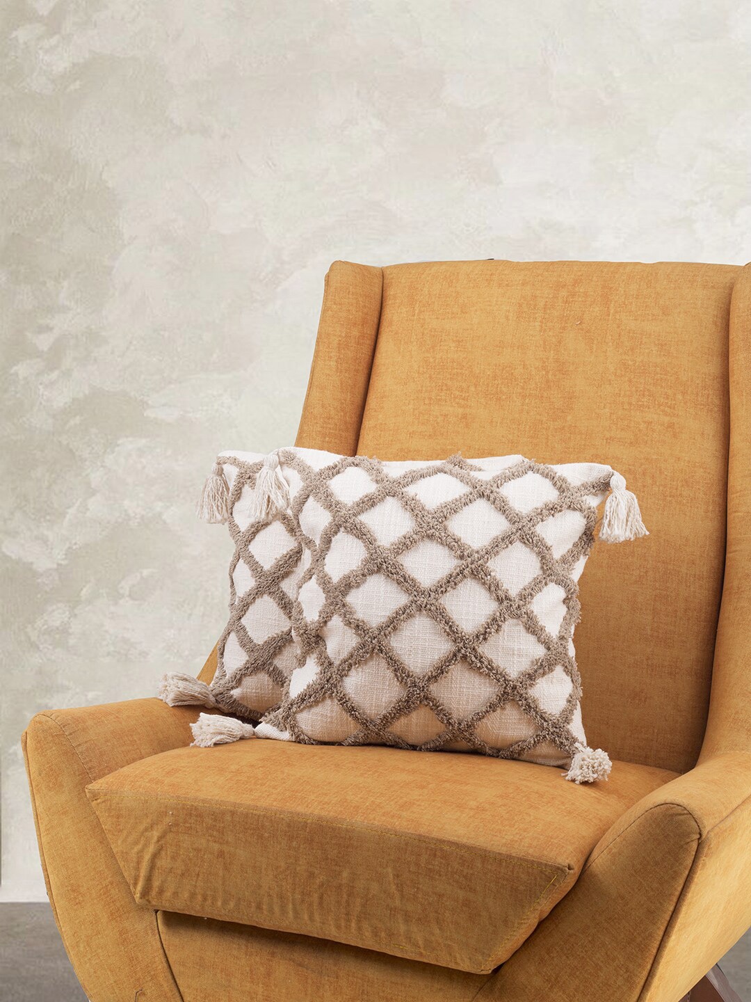 

KRAVIKA Brown & Cream-Coloured 2 Pieces Geometric Cotton Square Cushion Covers
