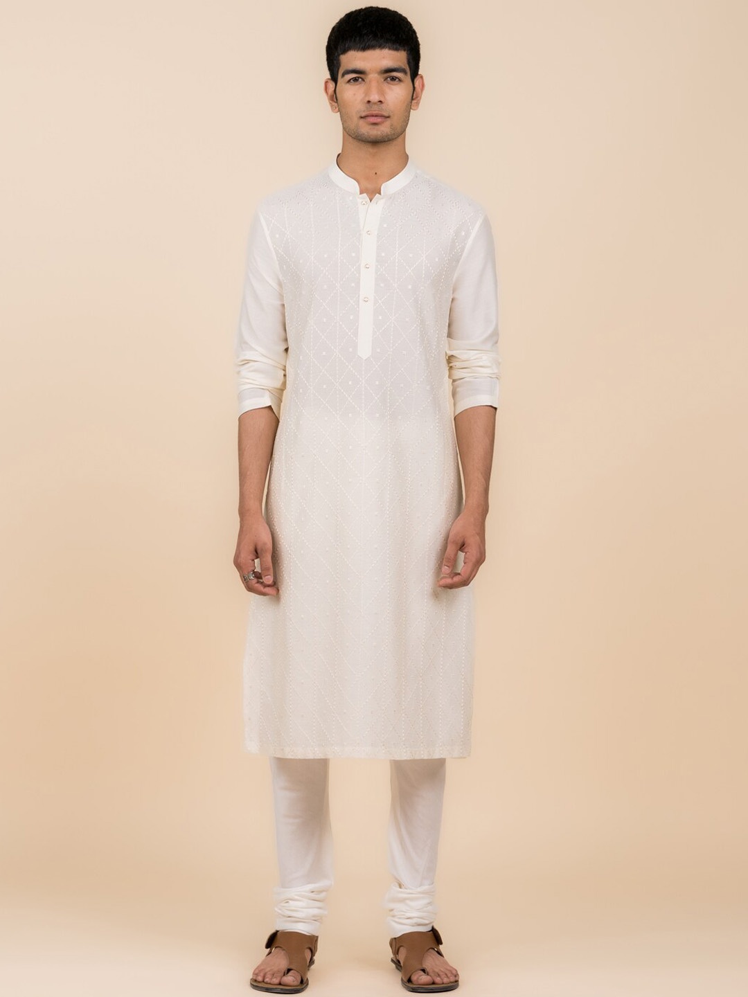 

Tasva Ethnic Motifs Embroidered Regular Kurta With Churidar, Off white