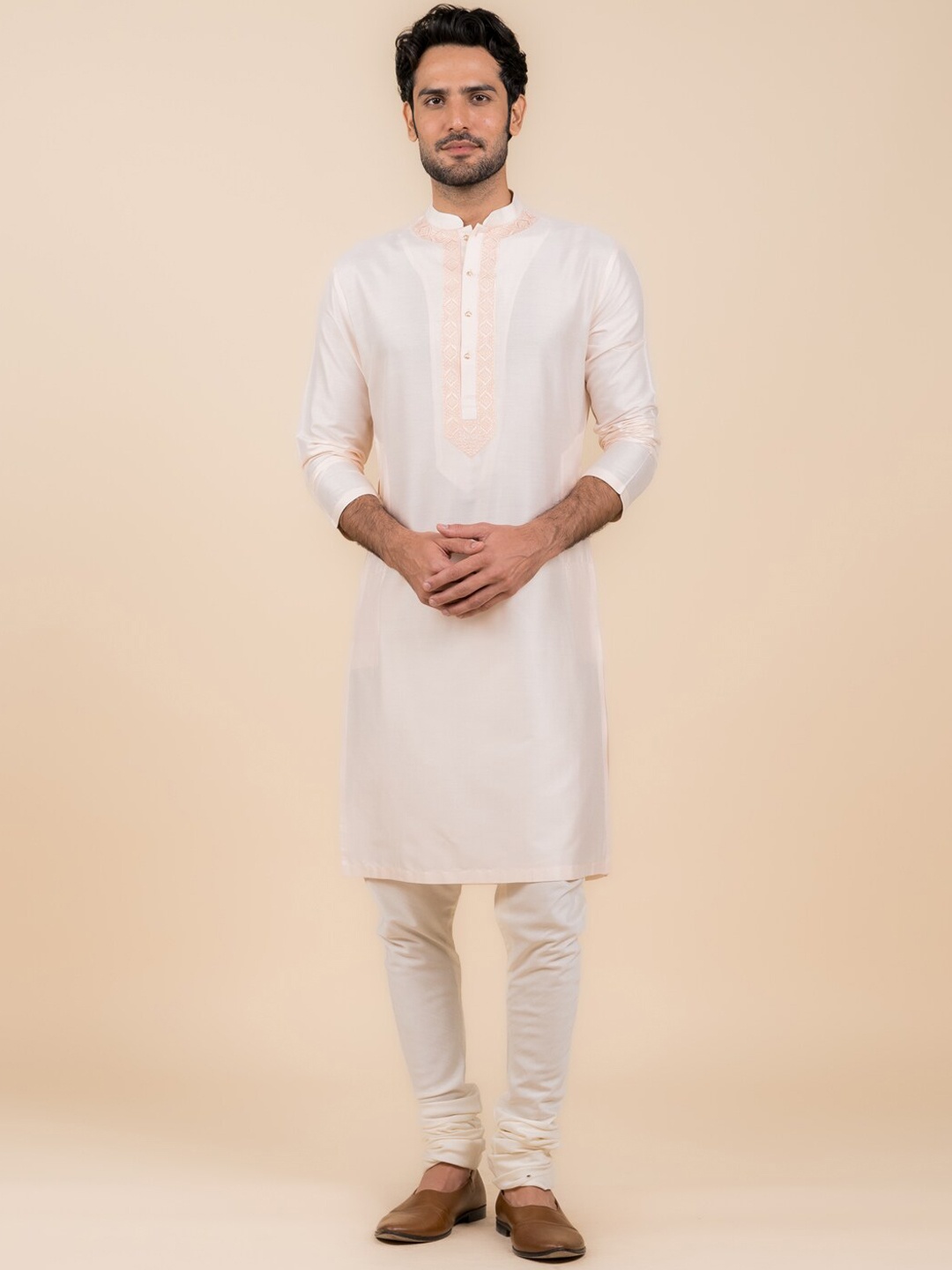 

Tasva Ethnic Motifs Embroidered Regular Kurta With Churidar, Cream