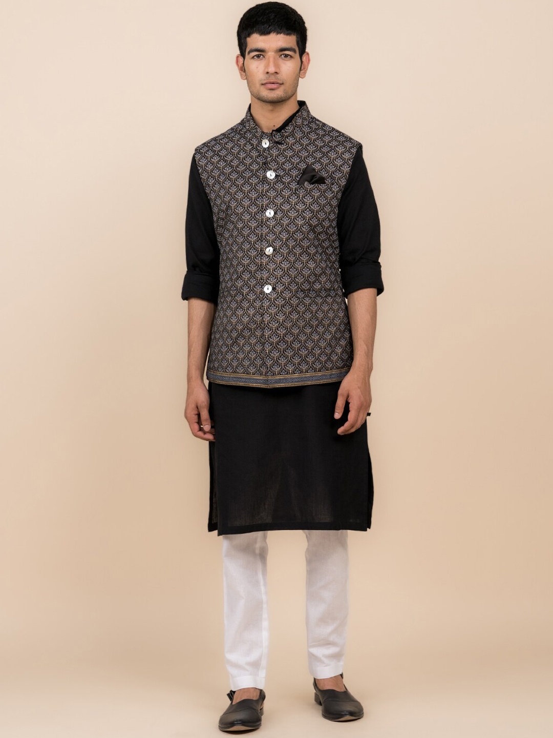 

Tasva Mandarin Collar Pure Cotton Kurta with Pyjamas & Nehru Jacket, Black