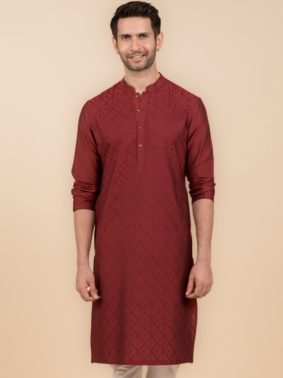 

Tasva Geometric Embroidered Mandarin Collar Regular Kurta With Churidar, Maroon