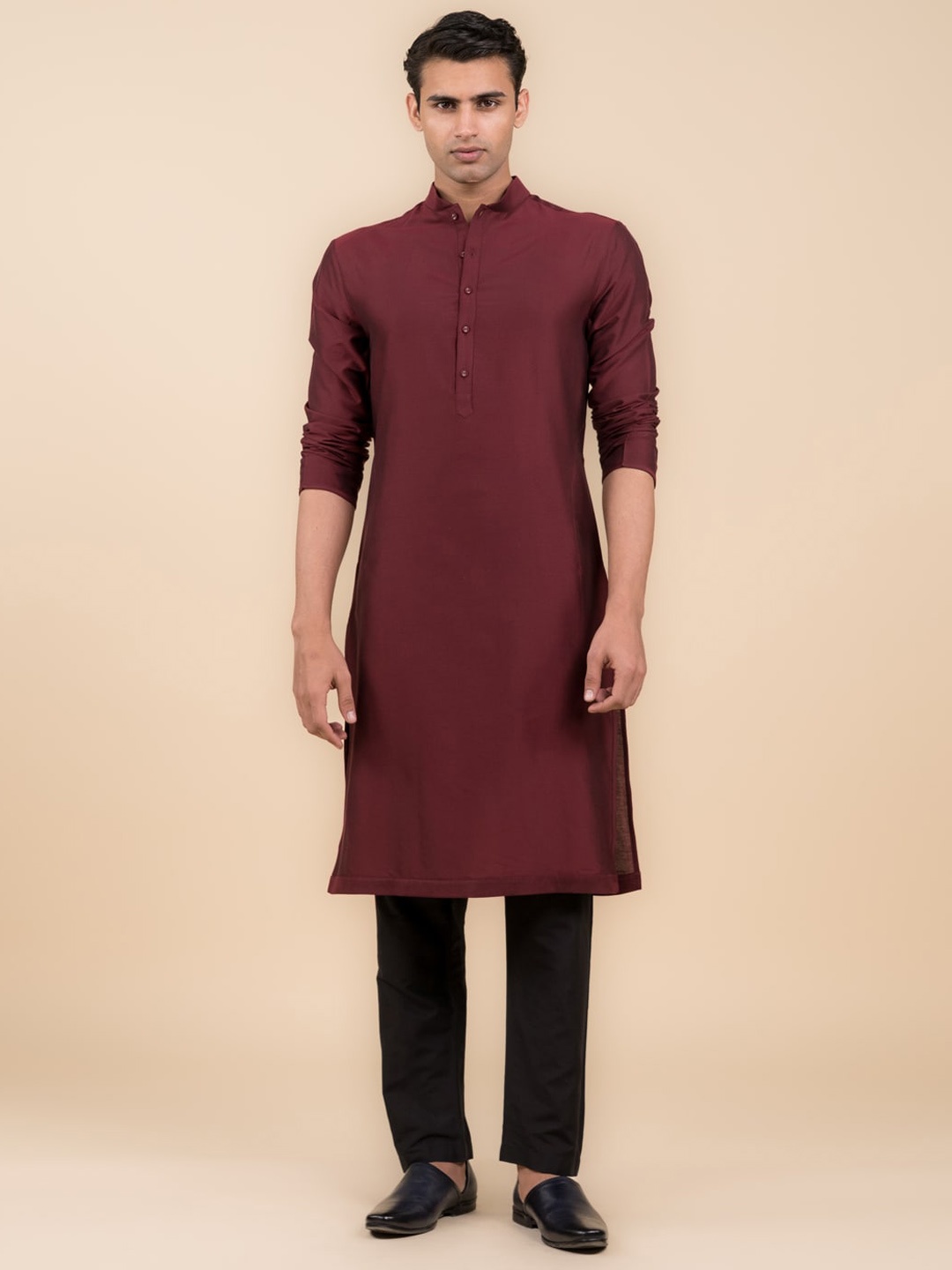 

Tasva Mandarin Collar Straight Kurta, Maroon