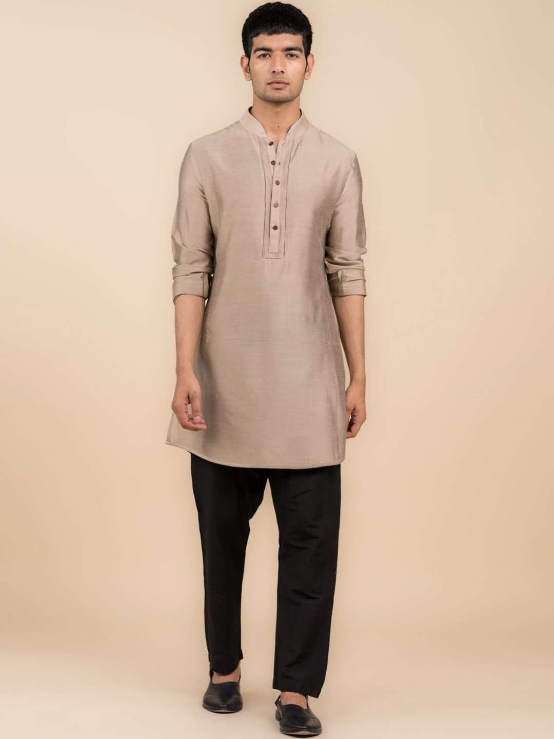

Tasva Mandarin Collar Straight Kurta, Beige