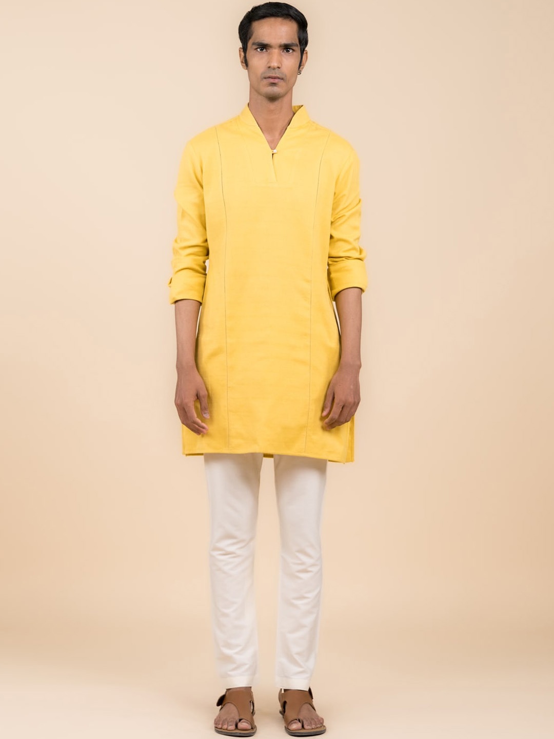 

Tasva Mandarin Collar Straight Pure Cotton Kurta, Yellow