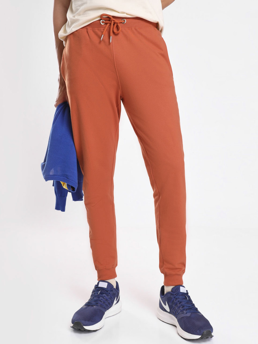 

NOBERO Men Mid-Rise Cotton Joggers, Rust