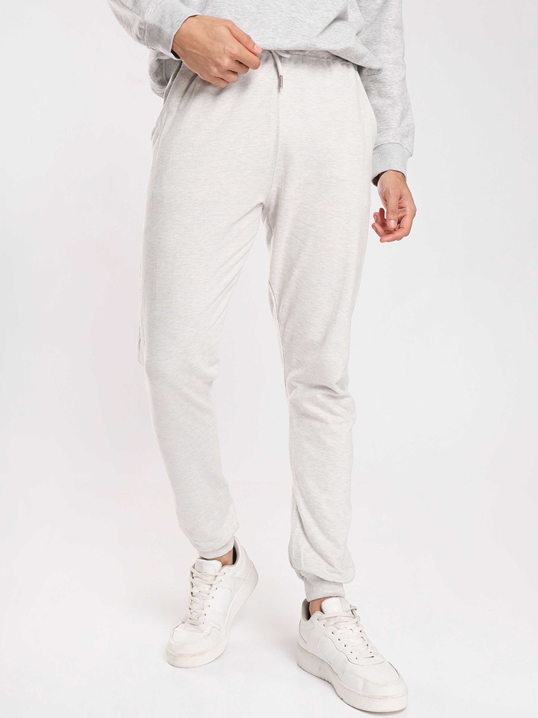 

NOBERO Men Mid-Rise Cotton Joggers, Off white