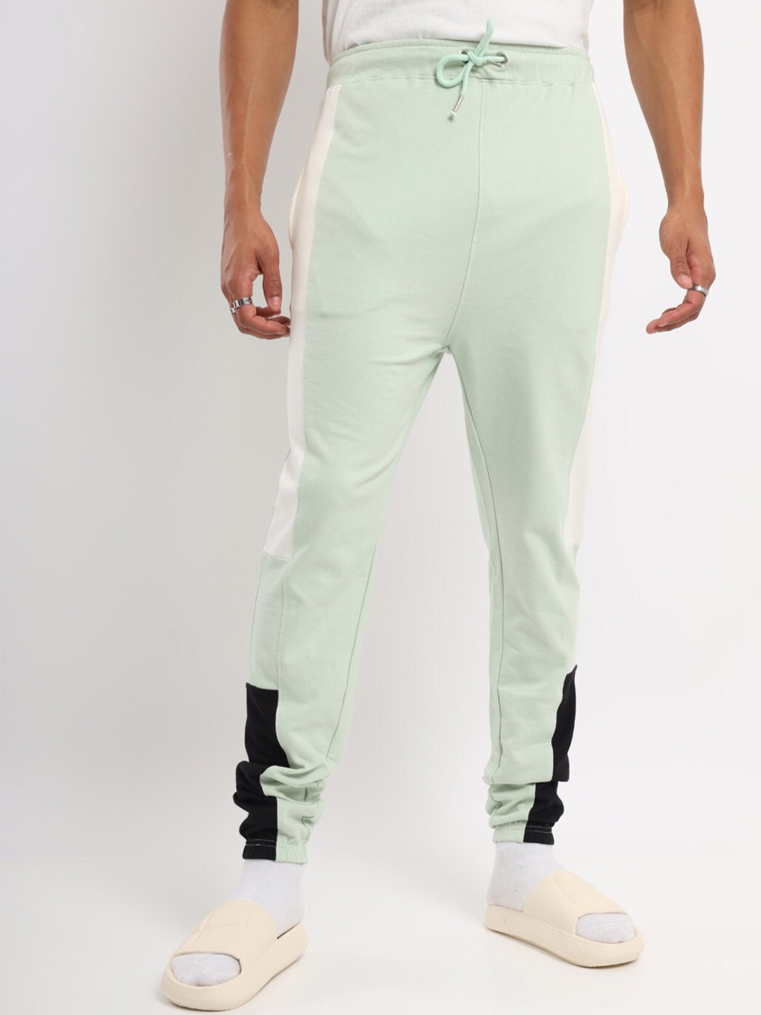 

NOBERO Men Mid-Rise Cotton Joggers, Green