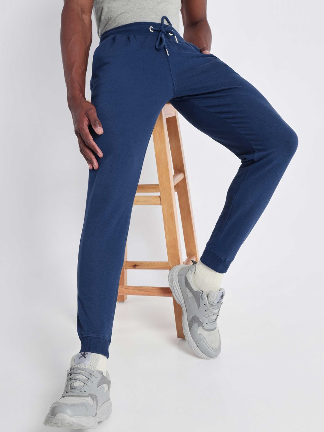 

NOBERO Men Mid-Rise Cotton Joggers, Navy blue