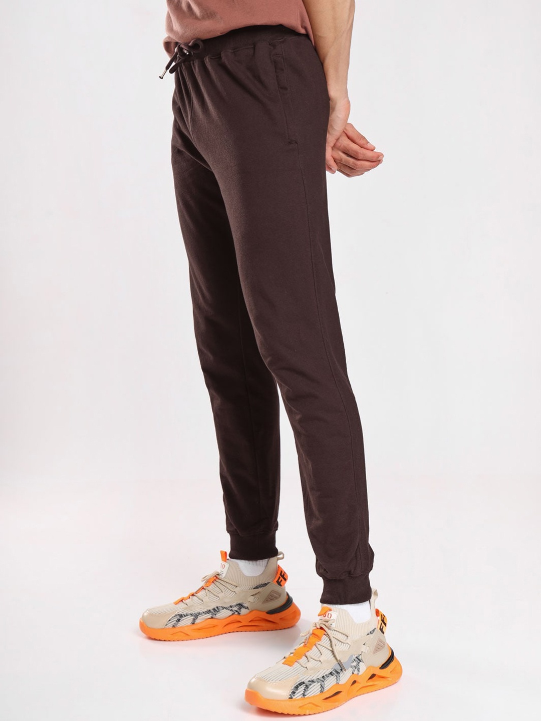 

NOBERO Men Mid-Rise Cotton Joggers, Brown