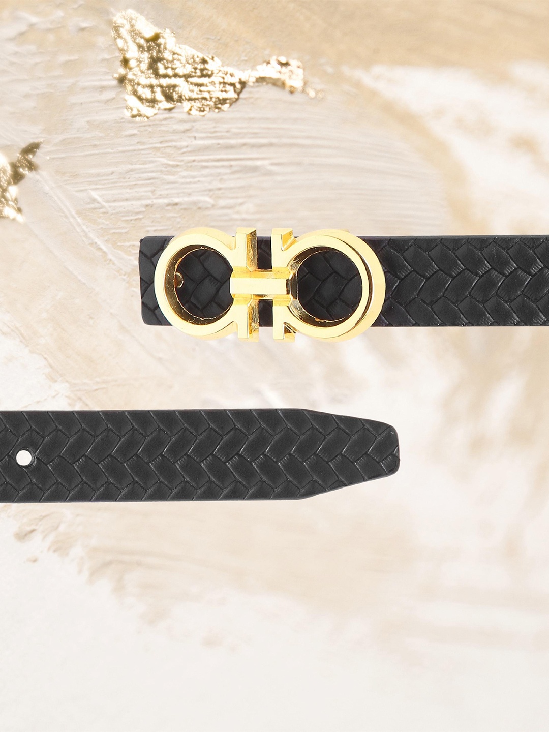 

Calvadoss Girls Textured Leather Belt, Black