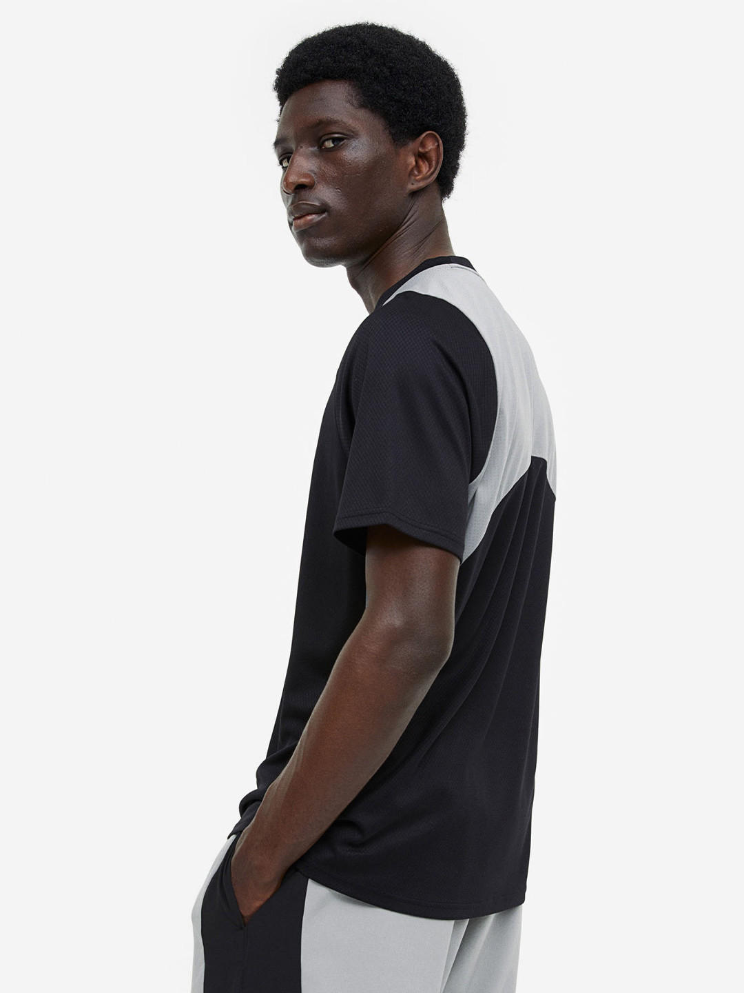 

H&M Men DryMove Sports T-shirt, Black