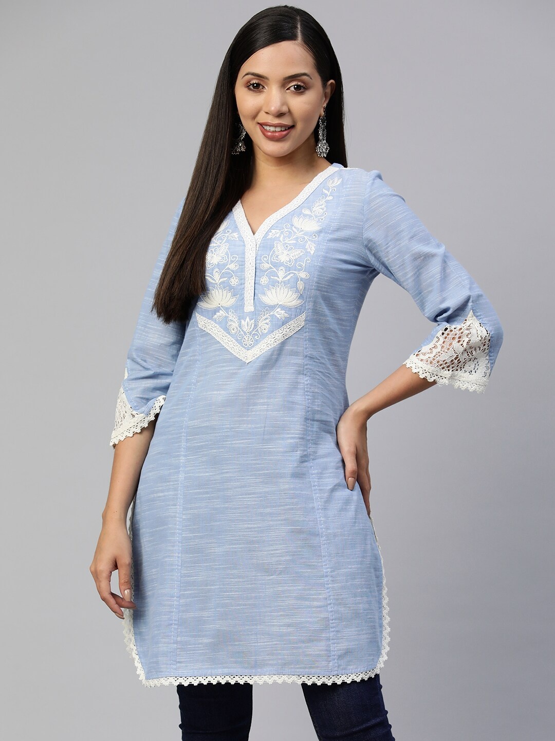

Nayam By Lakshita Floral Embroidered V-Neck Chikankari Pure Cotton Chikankari Kurti, Blue