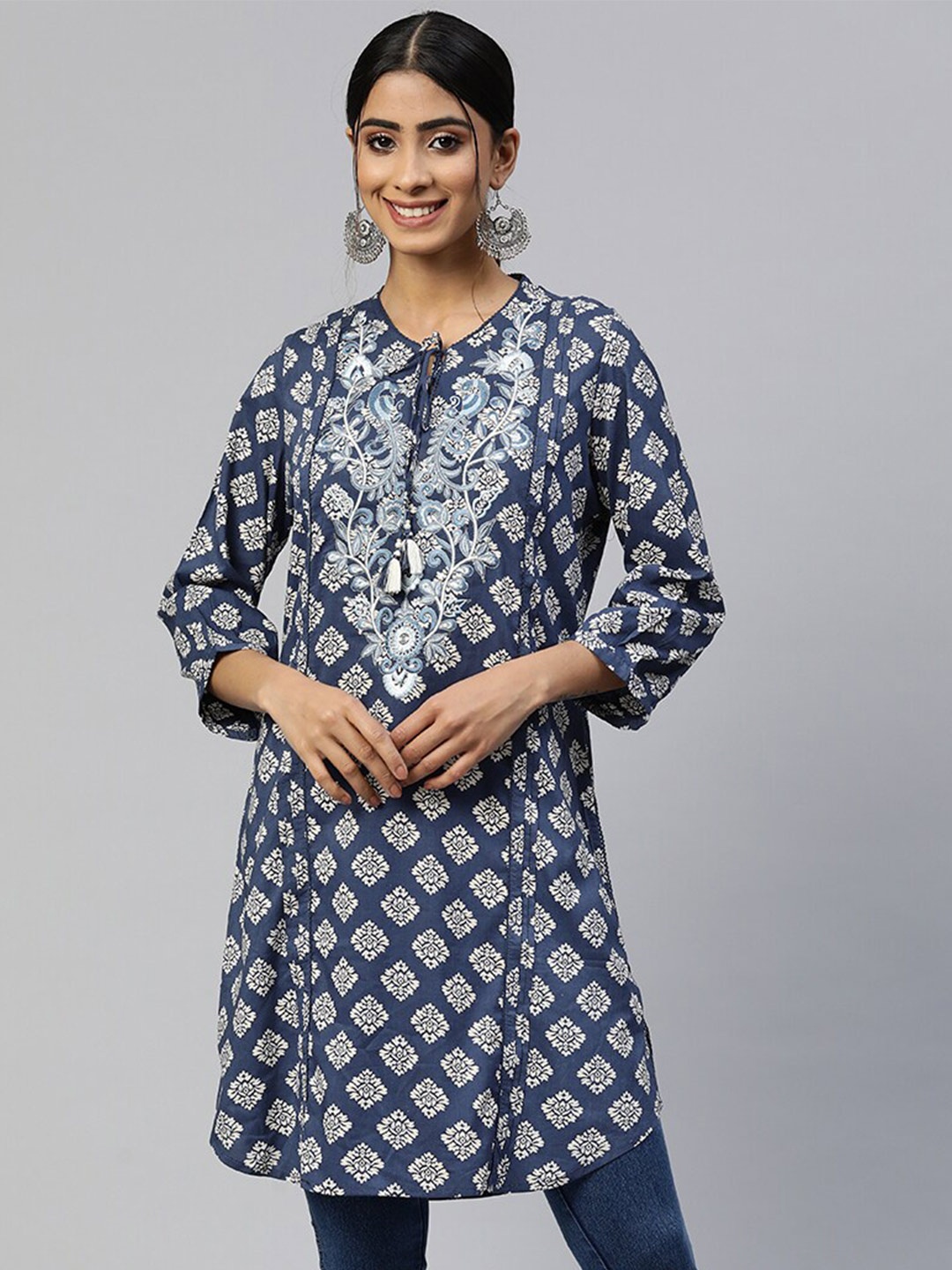 

Nayam By Lakshita Ethnic Motifs Sequinned Embroidered Panelled Kurti, Navy blue