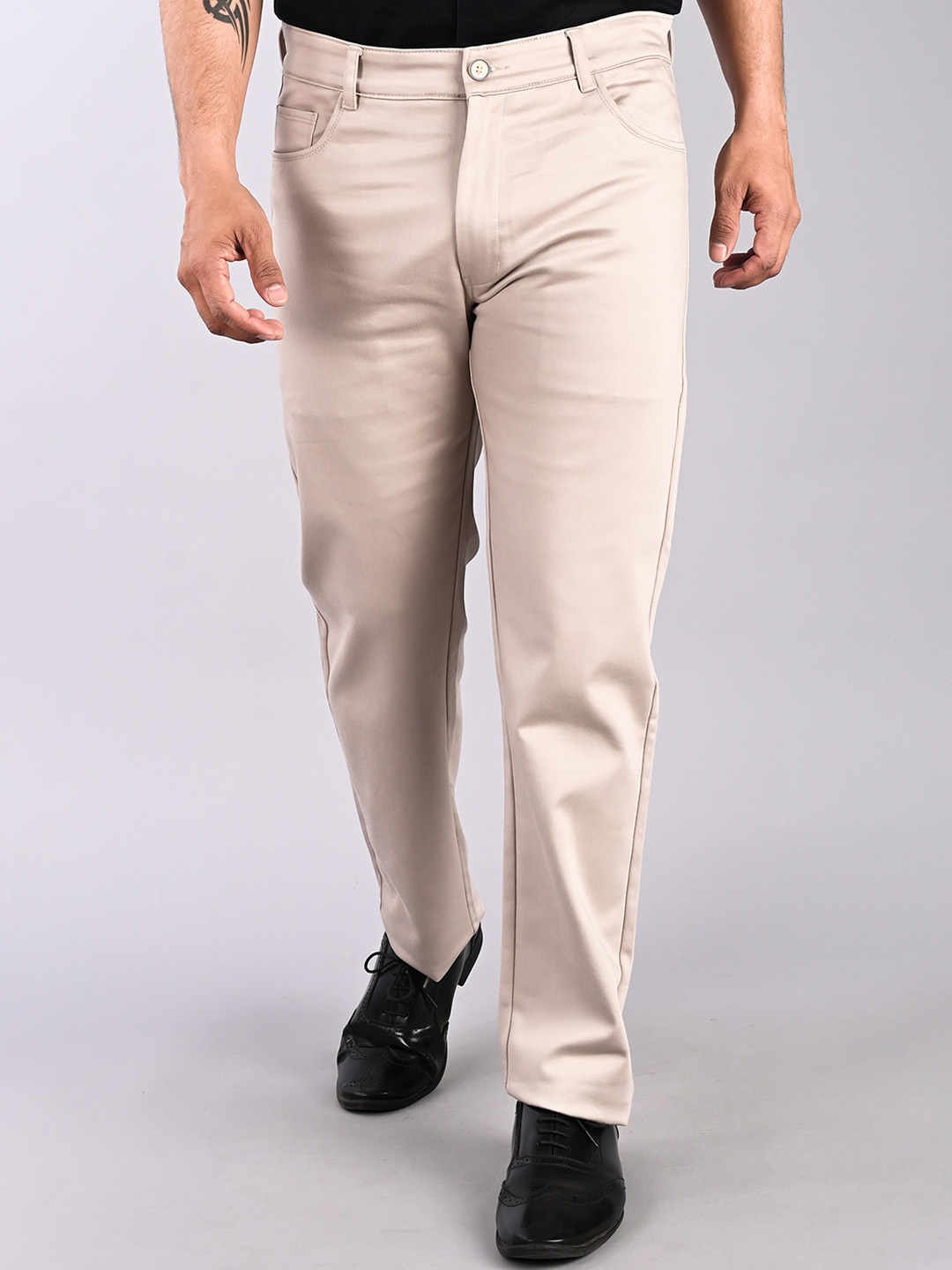 

FUBAR Men Slim Fit Easy Wash Mid-Rise Trousers, Cream