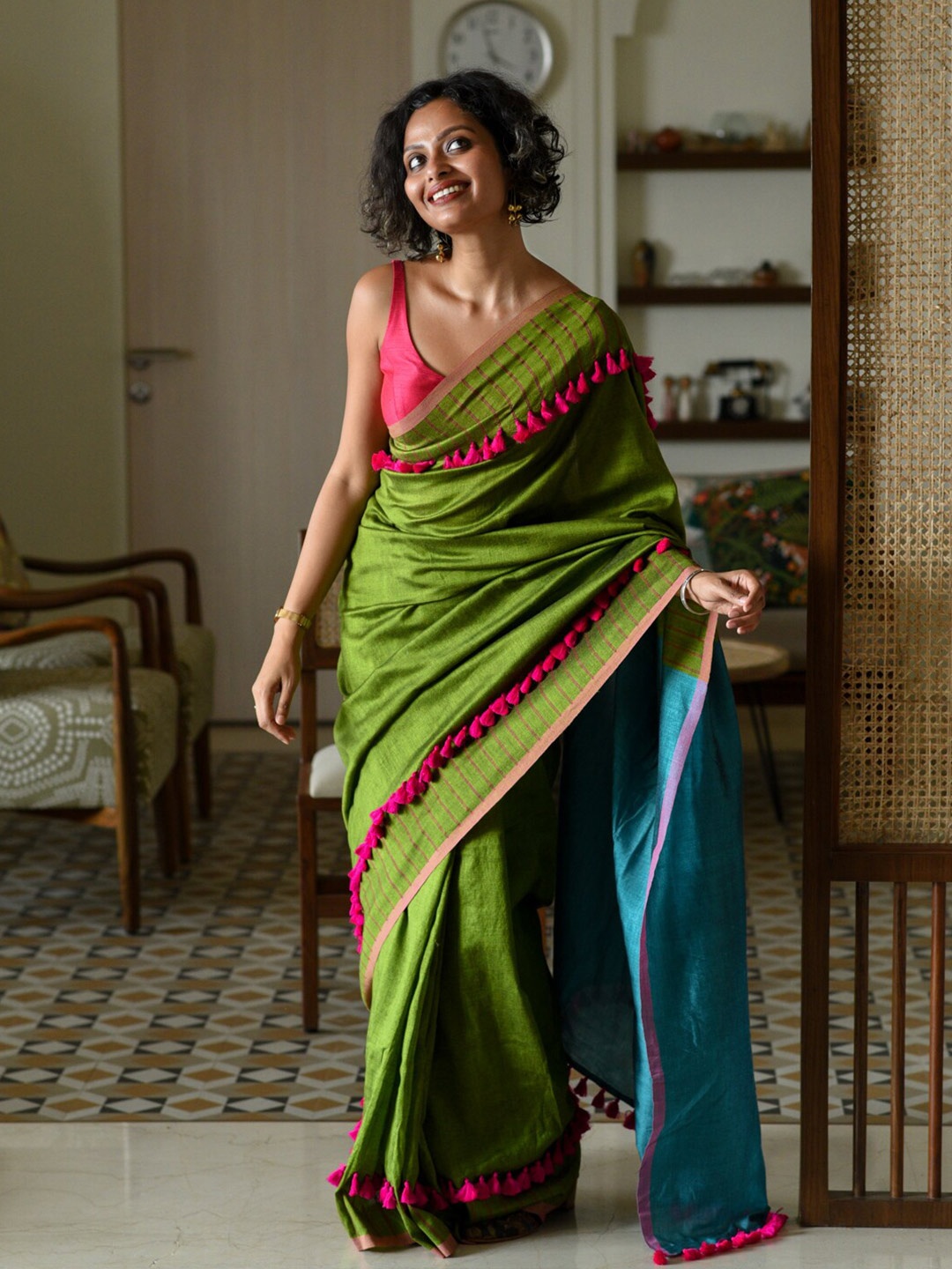 

Suta Green & Teal Embellished Saree