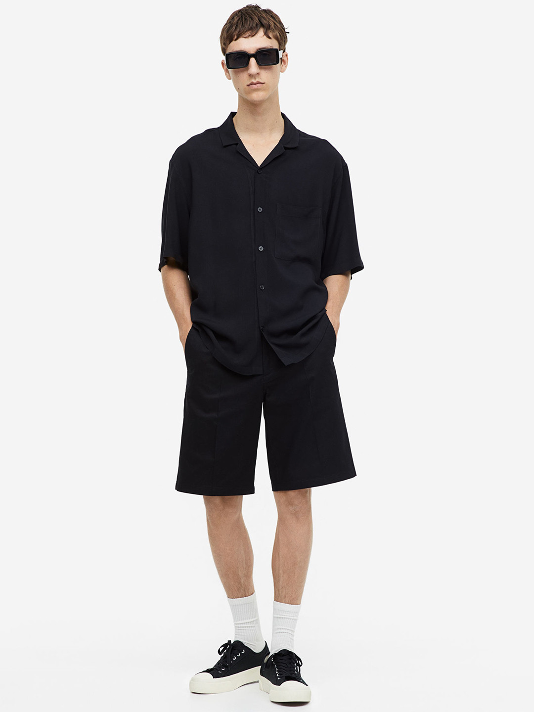 

H&M Relaxed Fit Chino Shorts, Black