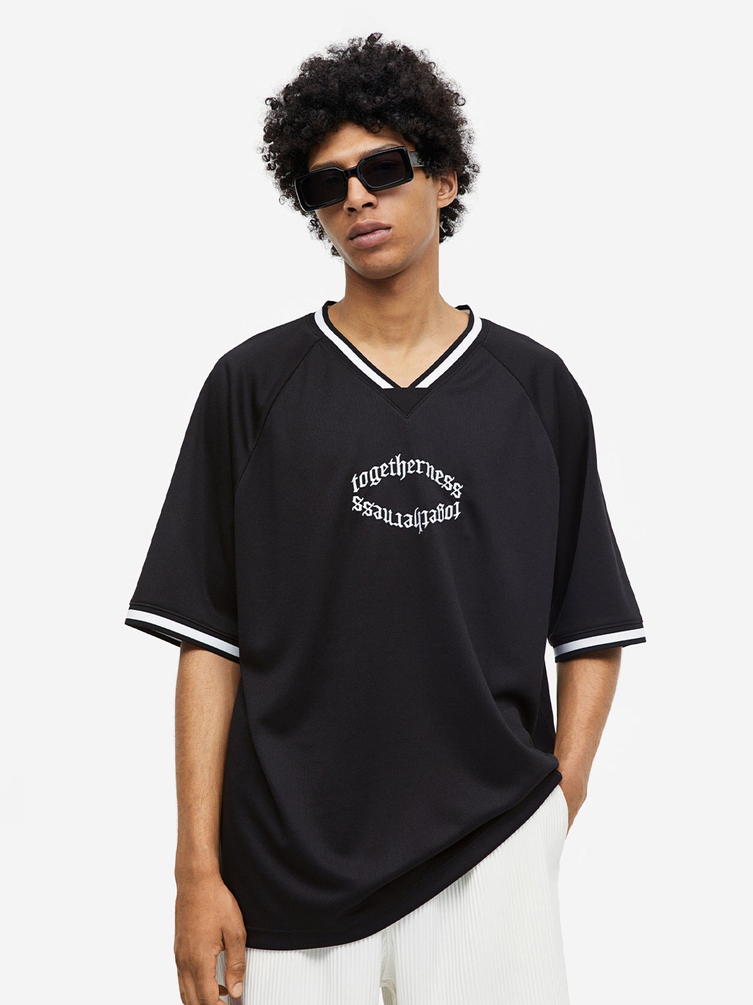 

H&M Men Oversized Fit Printed Mesh T-shirt, Black