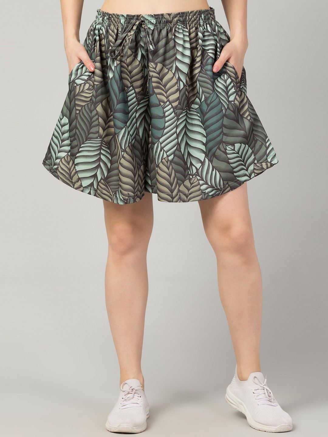 

FFLIRTYGO Women Tropical Printed Loose Fit Shorts, Green