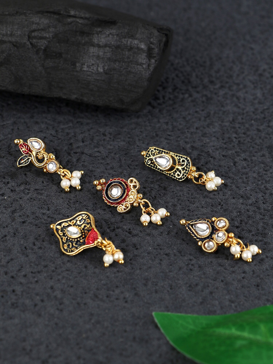 

Adwitiya Collection Set Of 5 Gold-Plated Kundan Studded Clip-On Nosepins