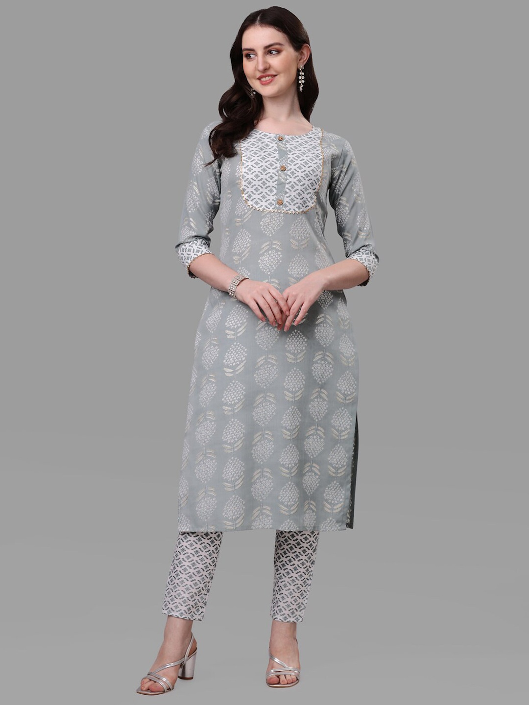 

HERE&NOW Grey & White Floral Printed Gotta Patti Pure Cotton Kurta with Trousers