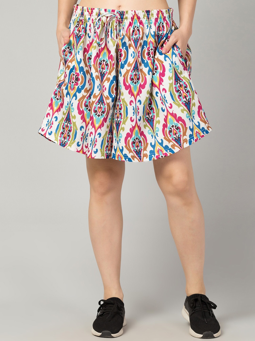 

FFLIRTYGO Women Floral Printed Mid-Rise Loose Fit Shorts, White