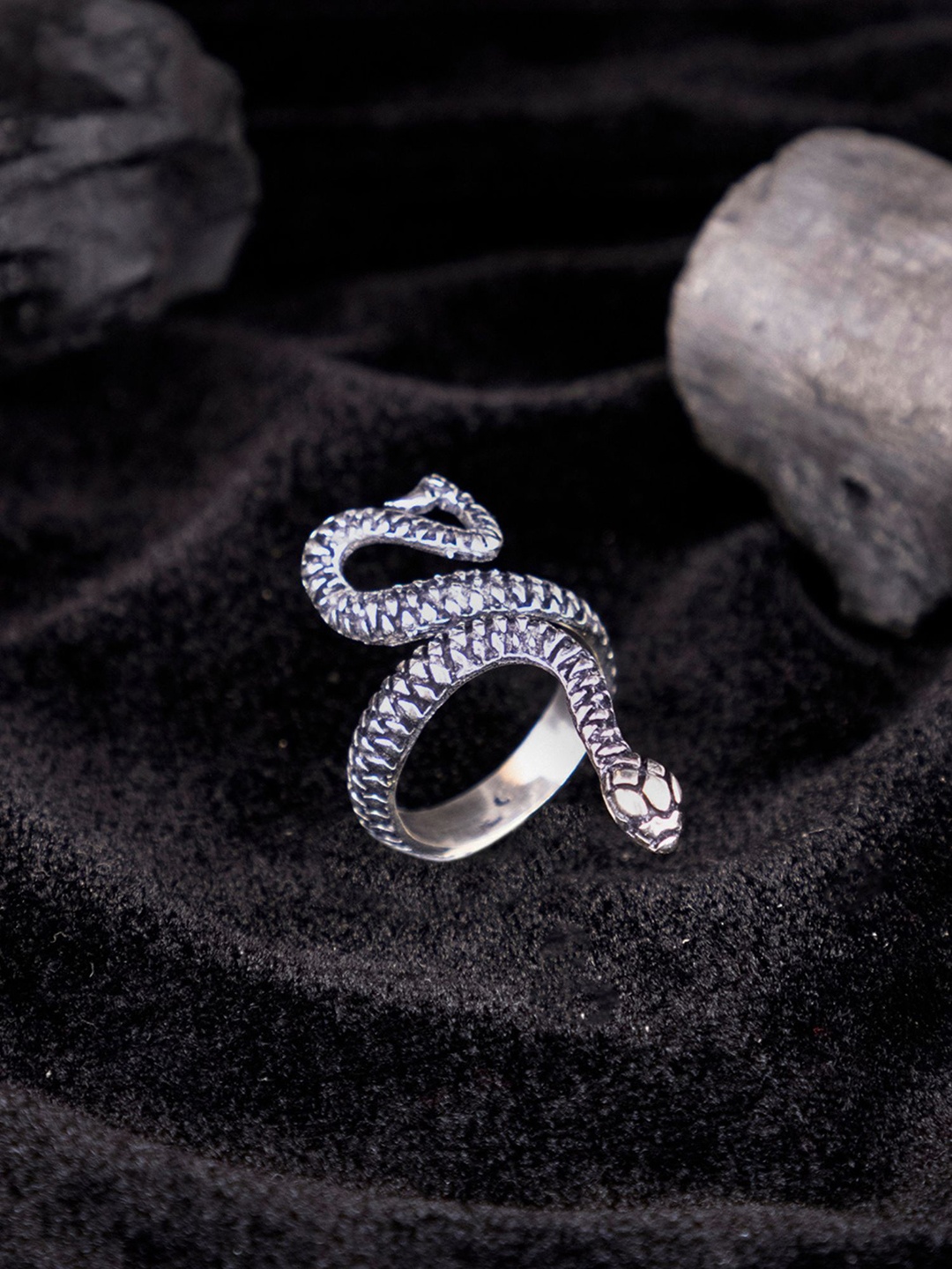 

Studio One Love Silver-Plated Snake Design Adjustable Finger Ring