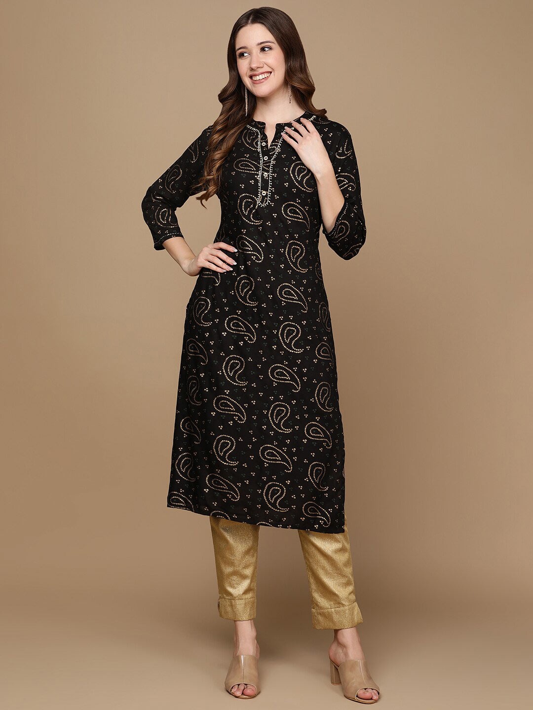 

HERE&NOW Black & Gold Toned Paisley Printed Straight Kurta