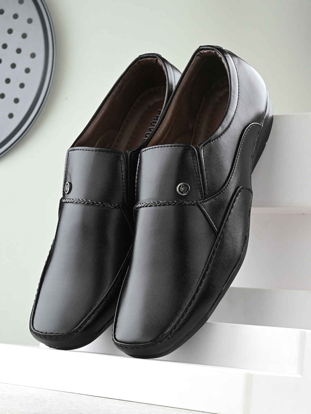 

Provogue Men Textured Formal Slip-On Shoes, Black
