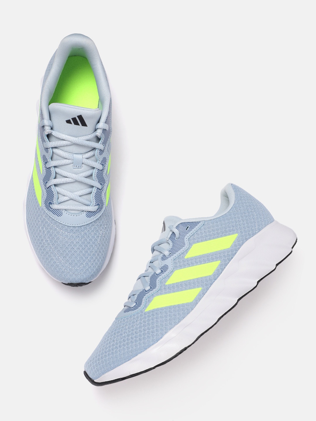 

ADIDAS Unisex Woven Design Switch Move Running Shoes with Striped Detail, Blue