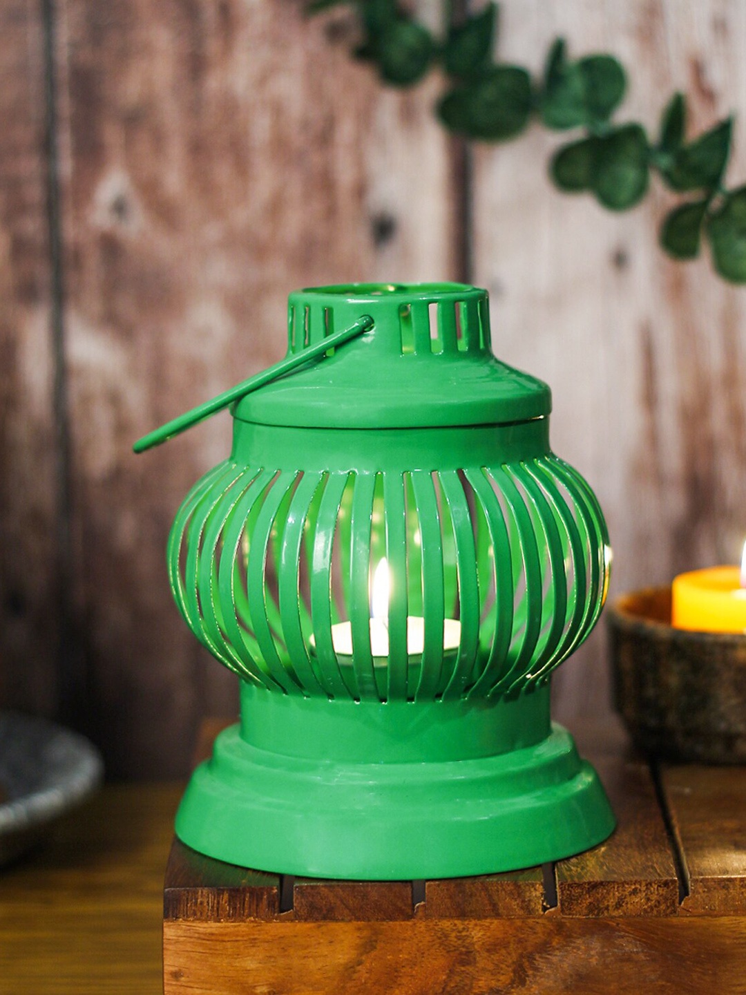 

MARKET99 Green Textured Iron Hanging Lantern