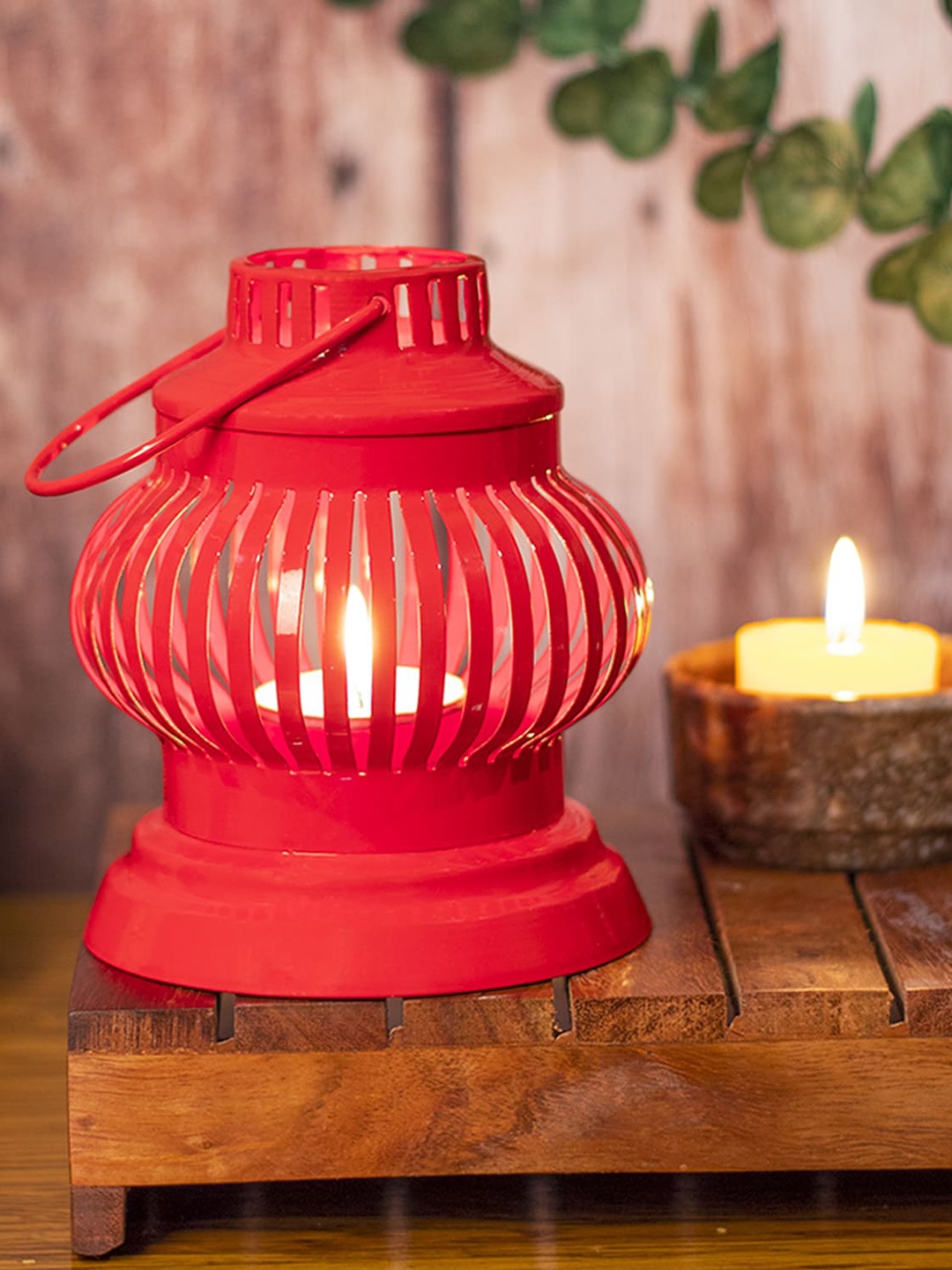 

MARKET99 Red Textured Iron Hanging Lantern