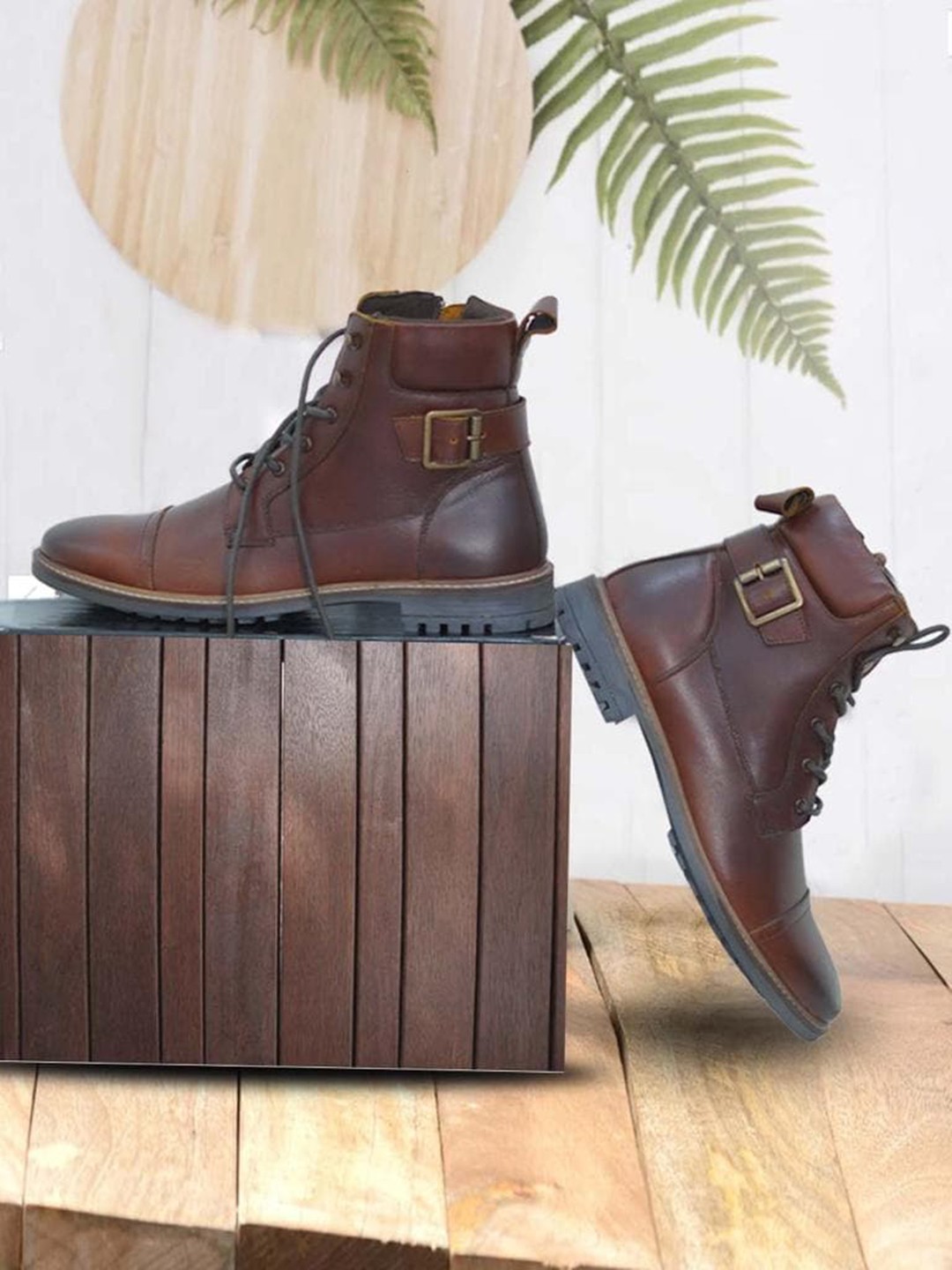 

KICKSFIRE Men Textured Leather Regular Boots, Brown