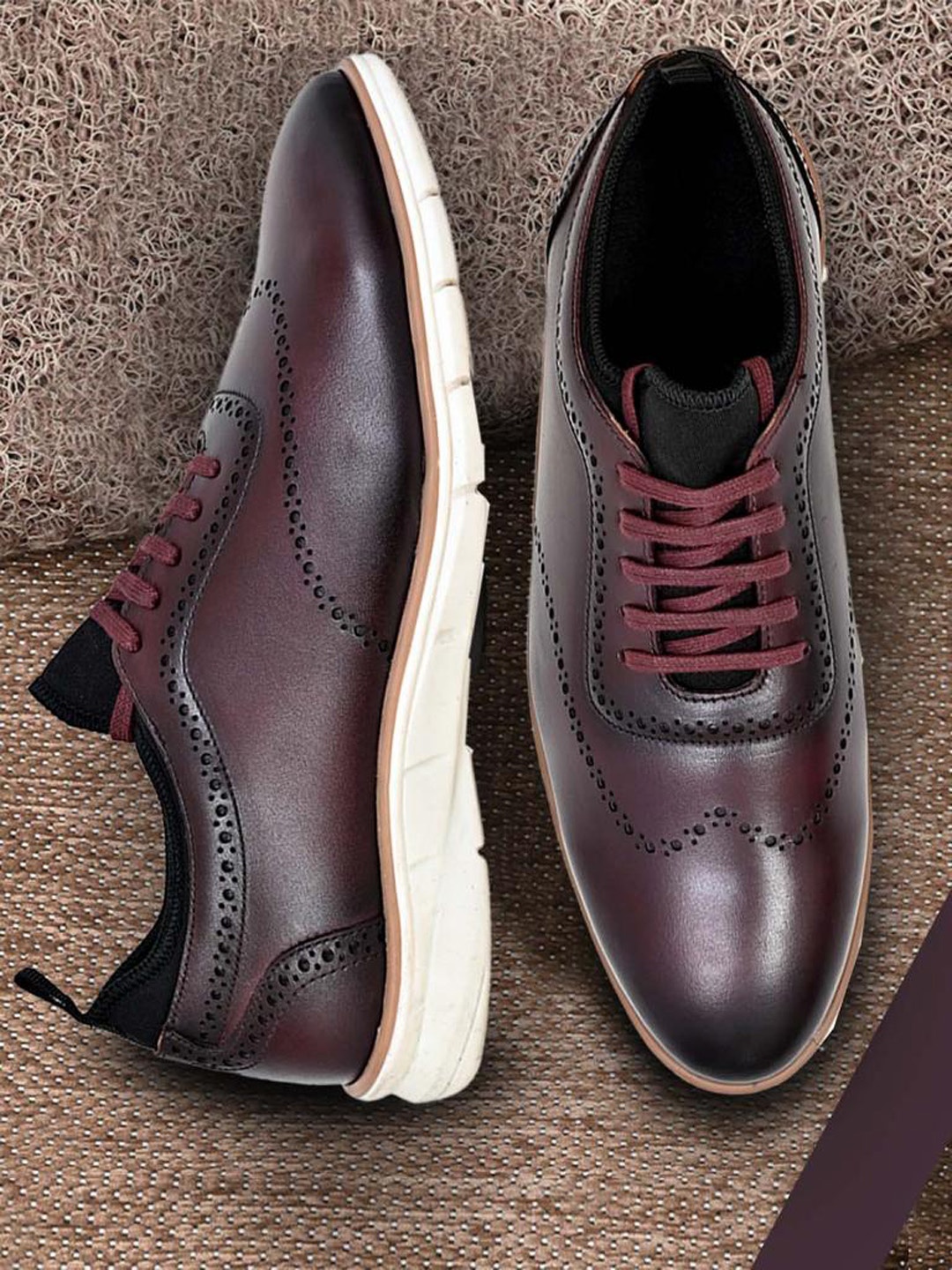 

KICKSFIRE Men Textured Antibacterial Memory Foam Leather Contrast Sole Brogues, Maroon