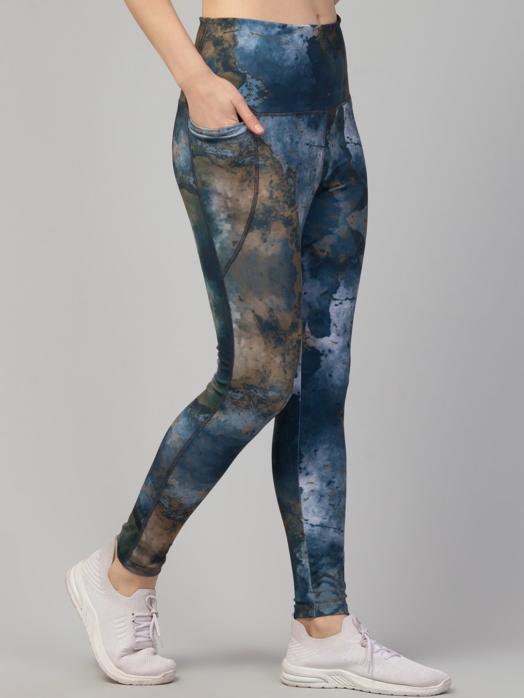 

FFLIRTYGO Women Mid-Rise Abstract Printed Ultra-Stretch Training Tights, Blue