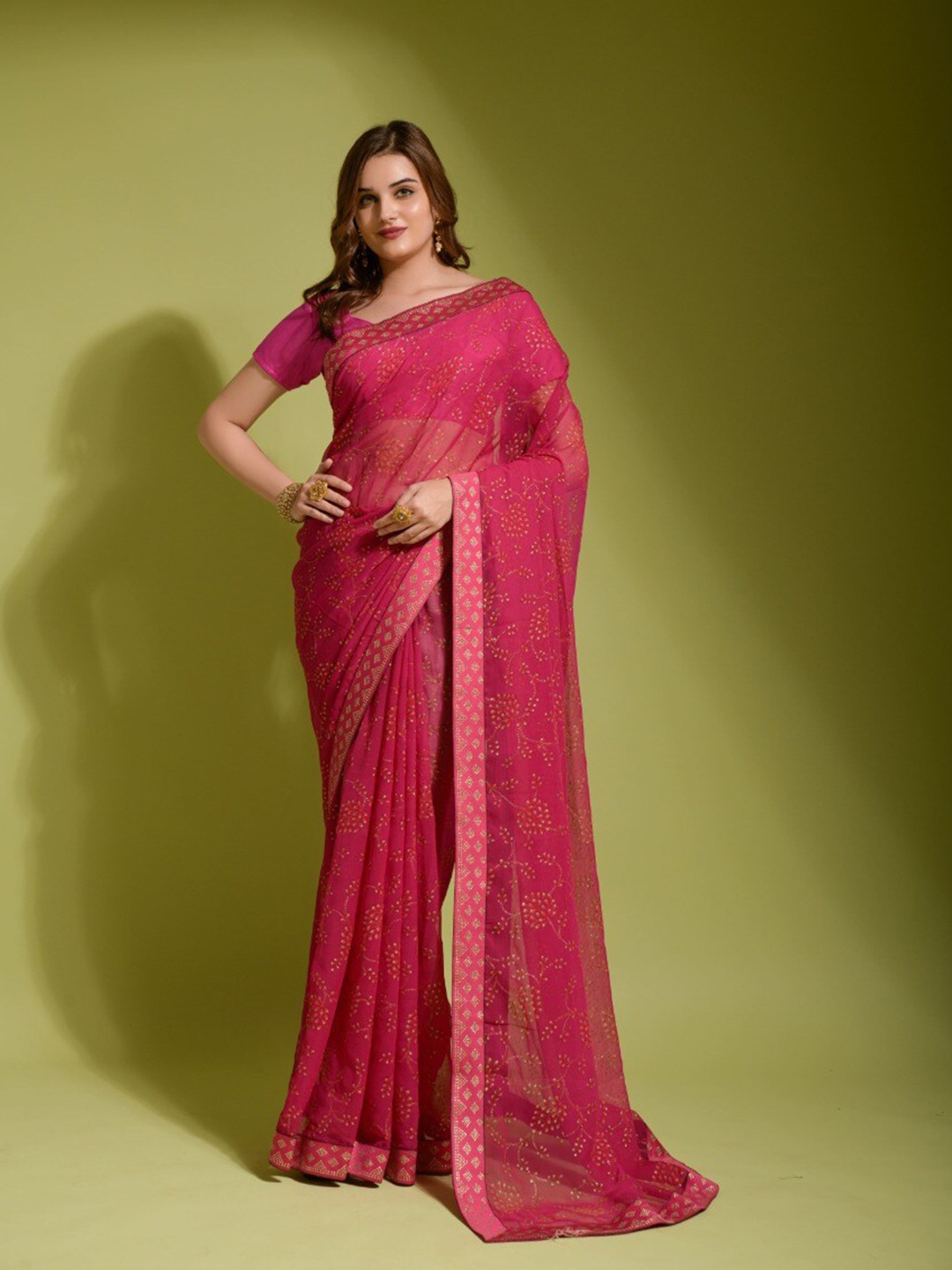 

VEERAX Floral Printed Pure Georgette Saree, Peach