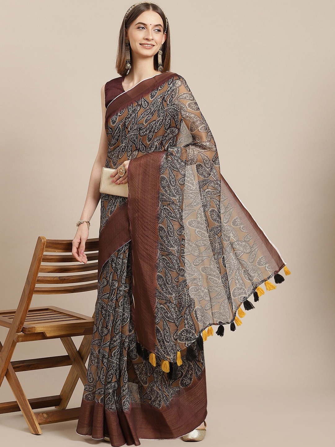

Somras Paisley Printed Saree, Brown