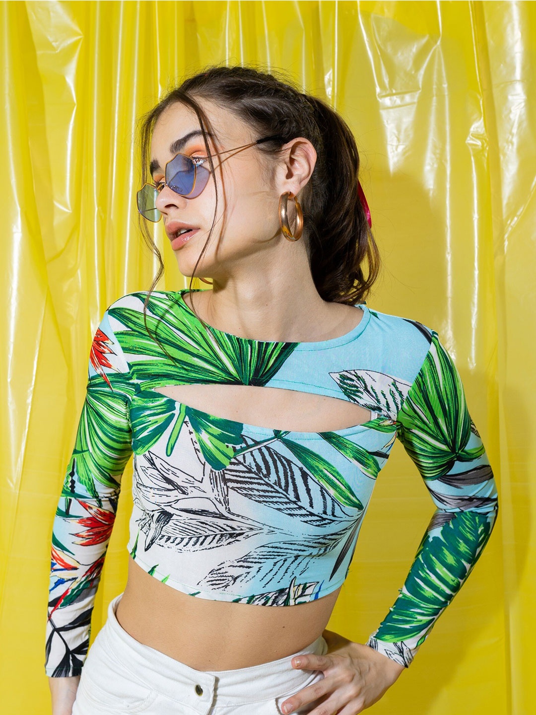 

Stylecast X Hersheinbox Green Tropical Printed Cut-Out Long Sleeves Crop Top