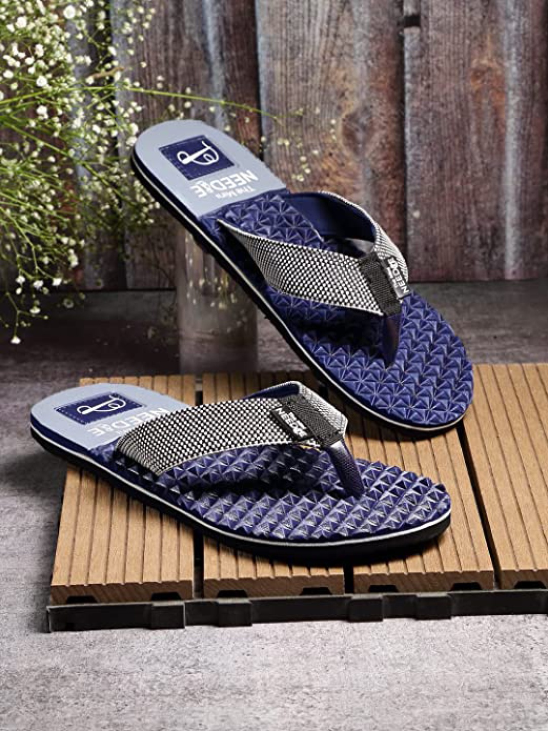 

The Mini NEEDLE Men Printed Thong Flip-Flops, Blue
