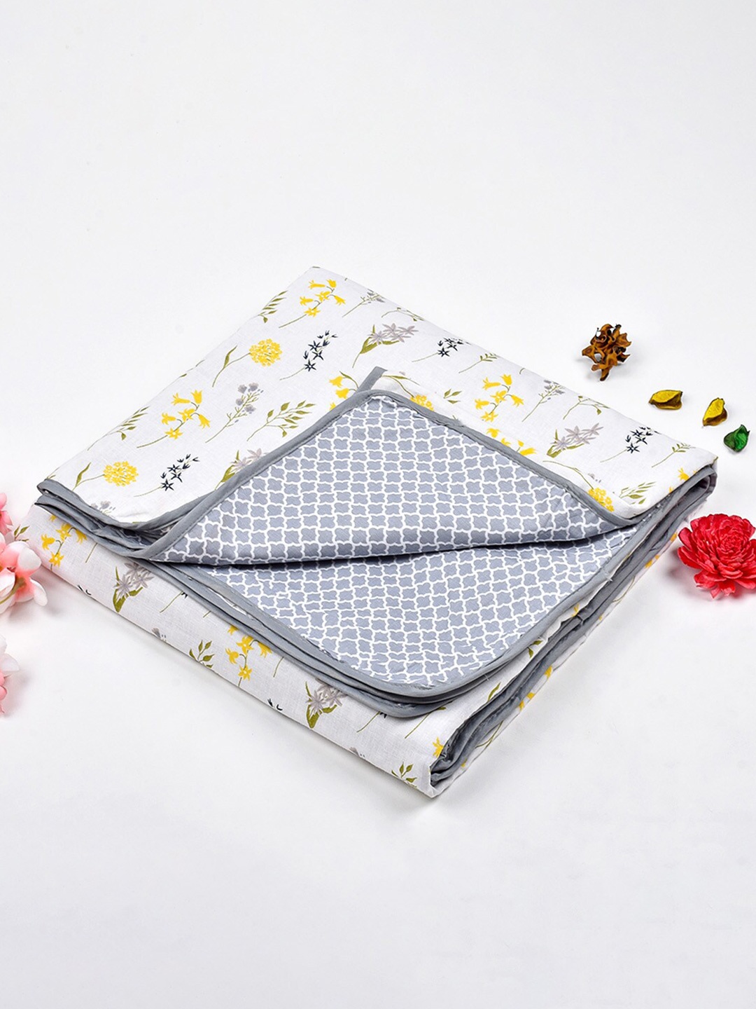 

Moms Home Kids White & Grey Floral AC Room Pure Cotton 350 GSM Reversible Single Bed Dohar