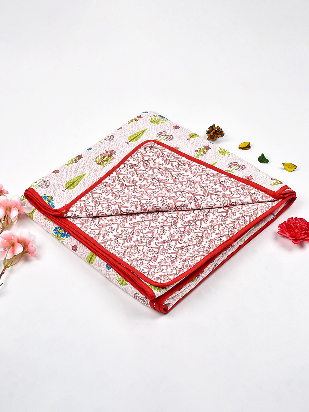 

Moms Home Kids Red & Green Floral AC Room Pure Cotton 350 GSM Reversible Single Bed Dohar