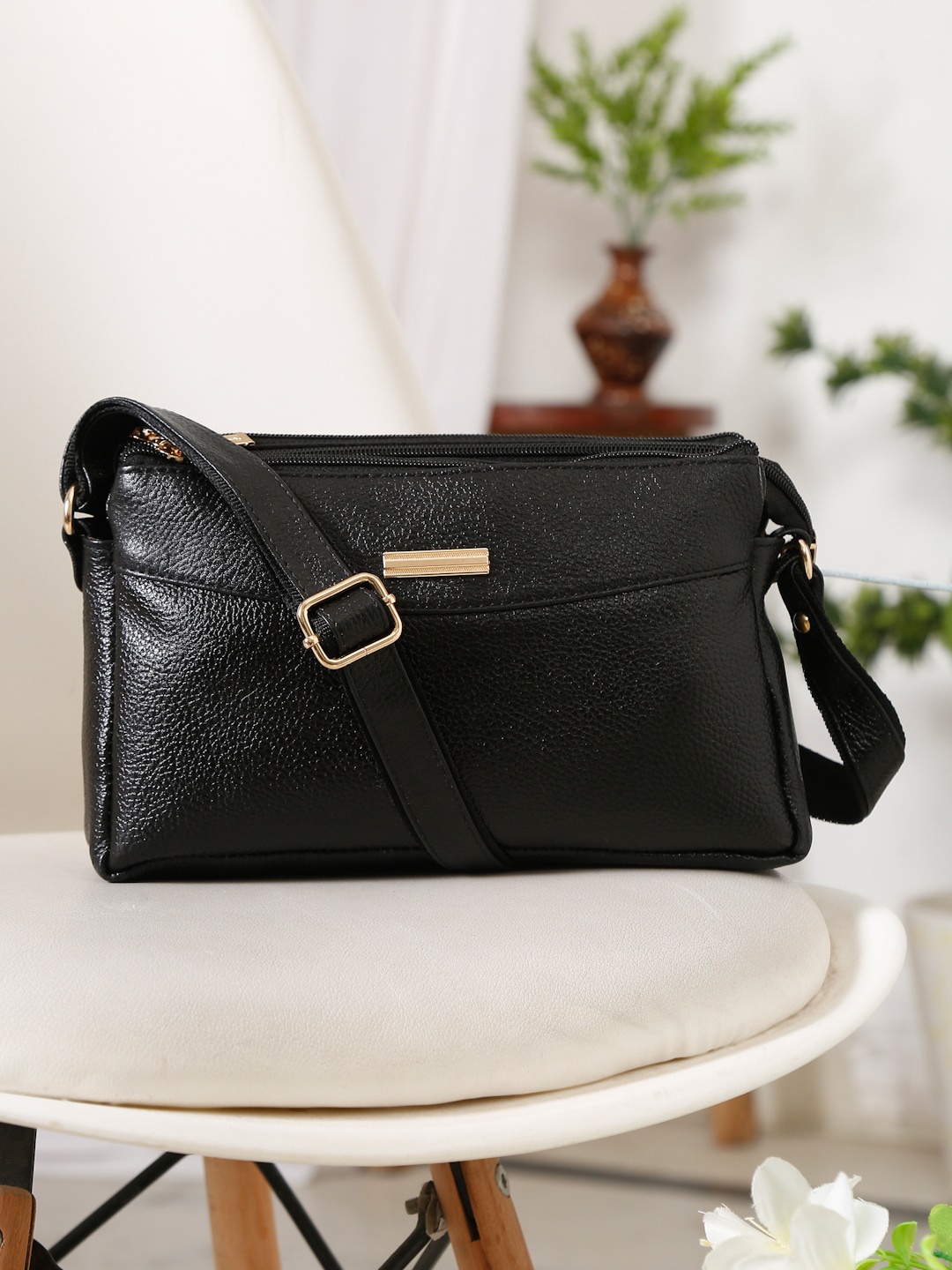 

Teakwood Leathers Textured Leather Structured Sling Bag, Black
