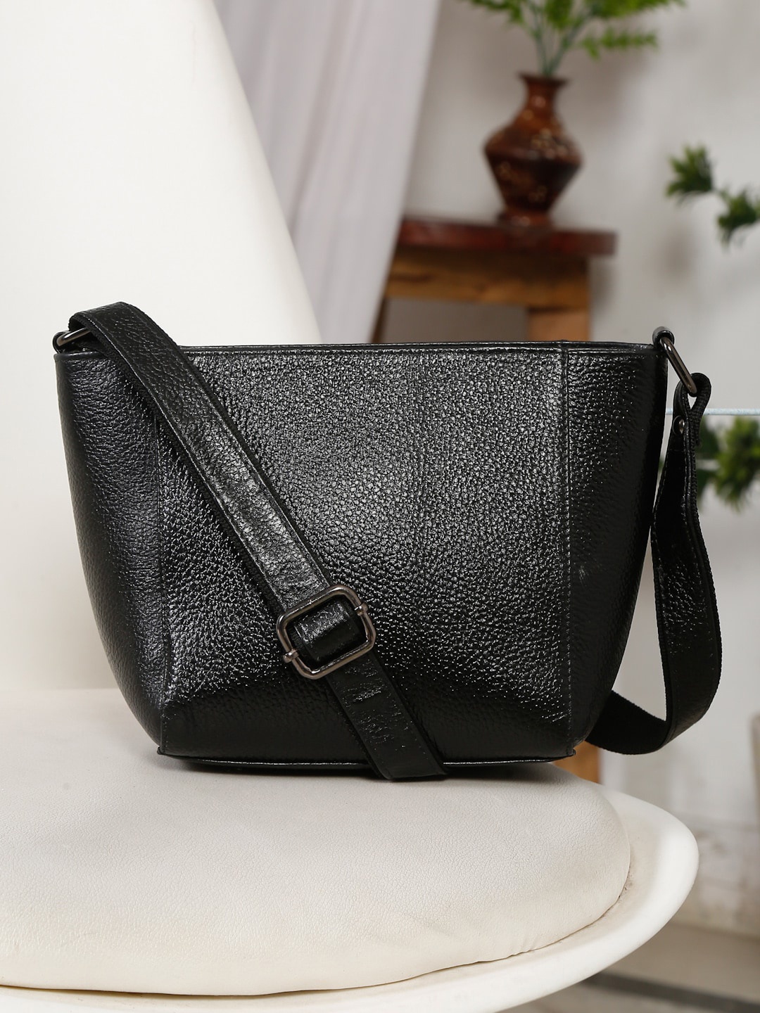 

Teakwood Leathers Textured Leather Structured Sling Bag, Black