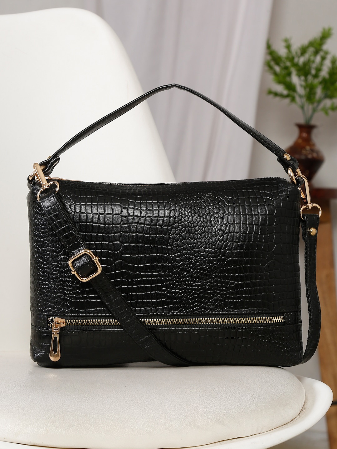 

Teakwood Leathers Textured Leather Structured Handheld Bag, Black