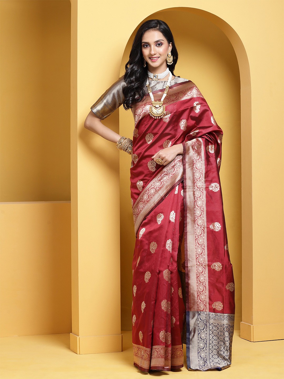 

Anouk Maroon & Gold-Toned Floral Woven Design Zari Banarasi Saree