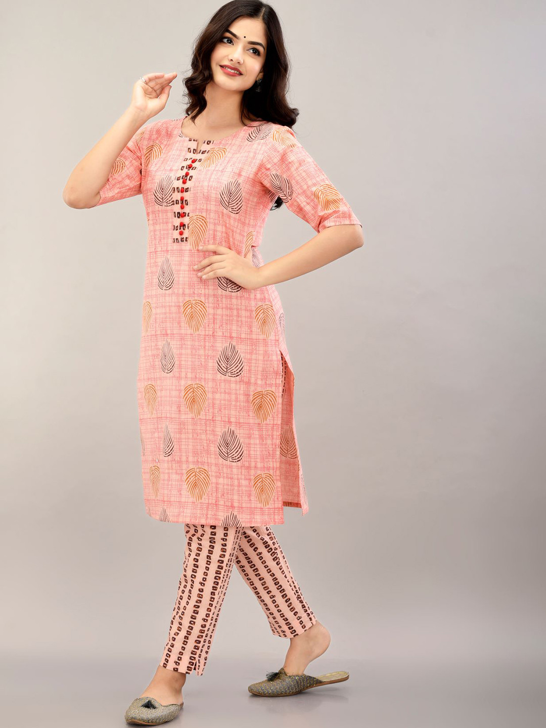 

METRO-FASHION Floral Printed Regular Pure Cotton Kurta With Trousers, Pink