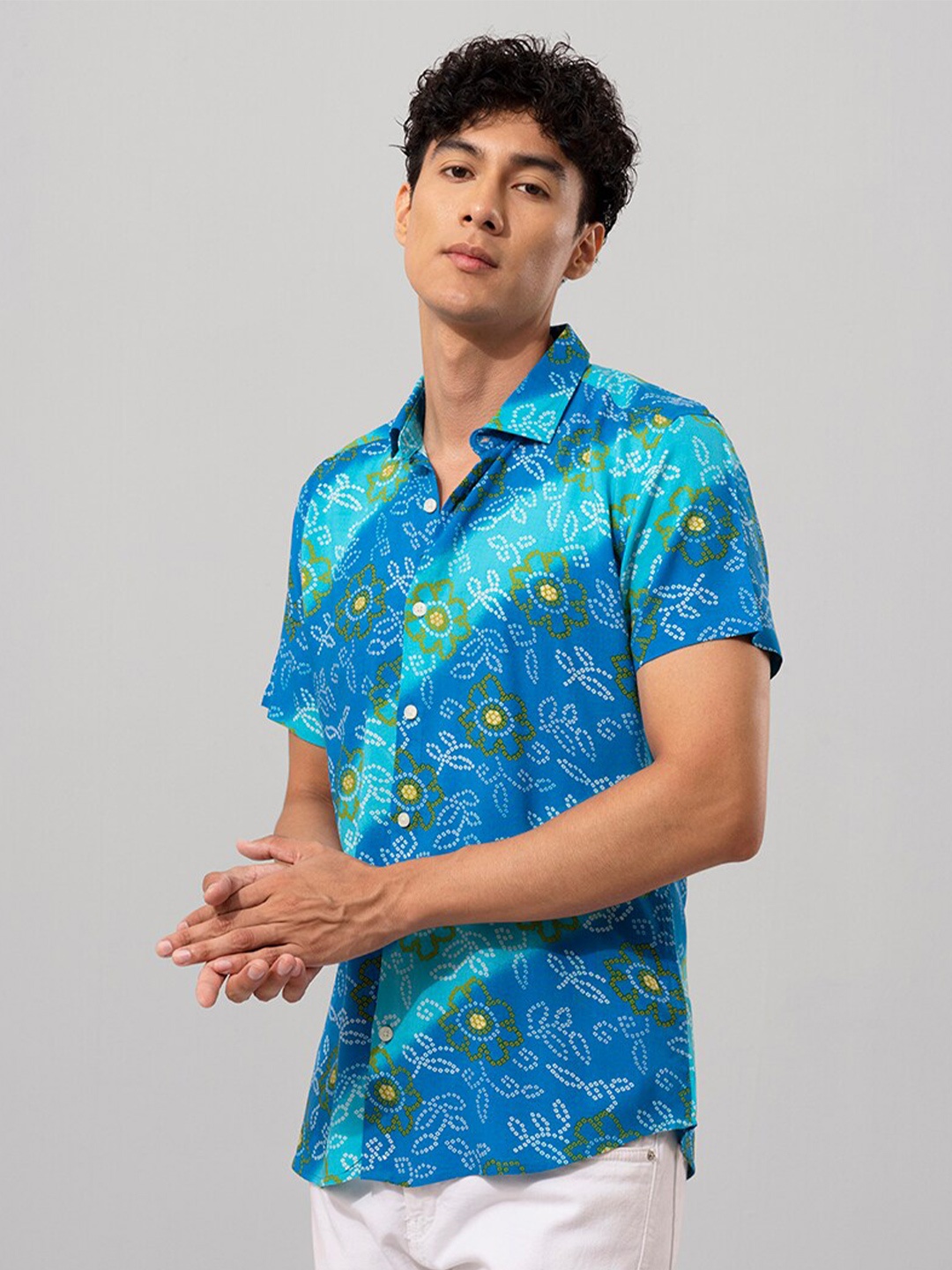 

Snitch Green Slim Fit Floral Printed Casual Cotton Shirt