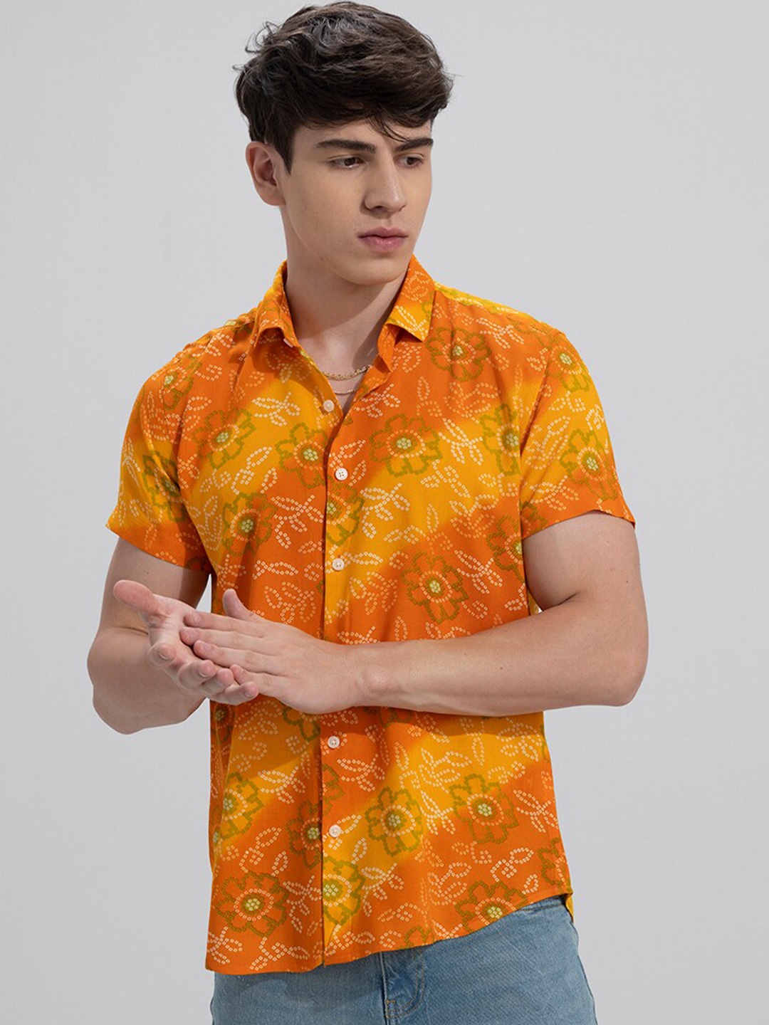 

Snitch Yellow And Orange Slim Fit Floral Printed Casual Shirt