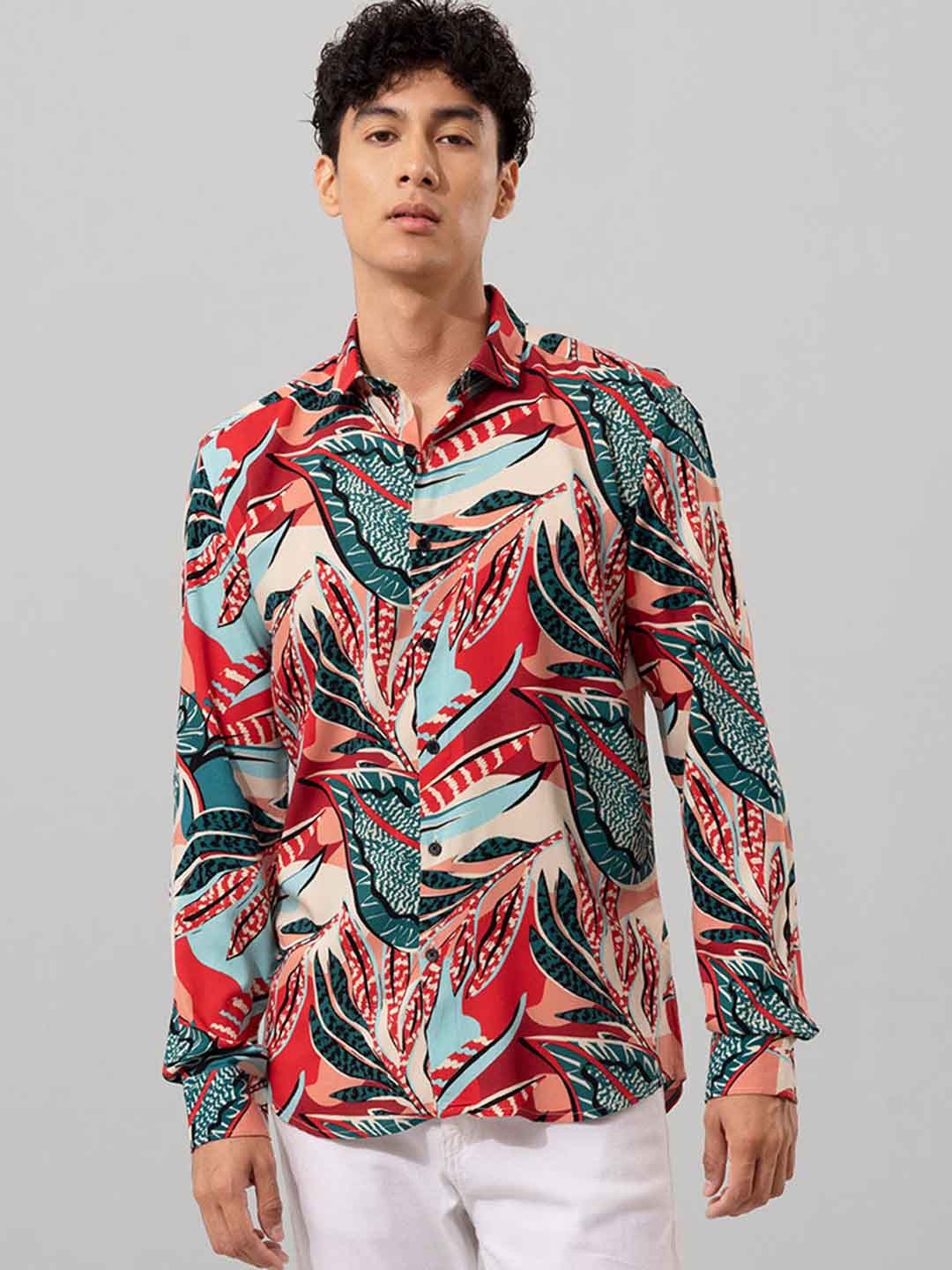 

Snitch Red & Blue Floral Printed Slim Fit Casual Shirt