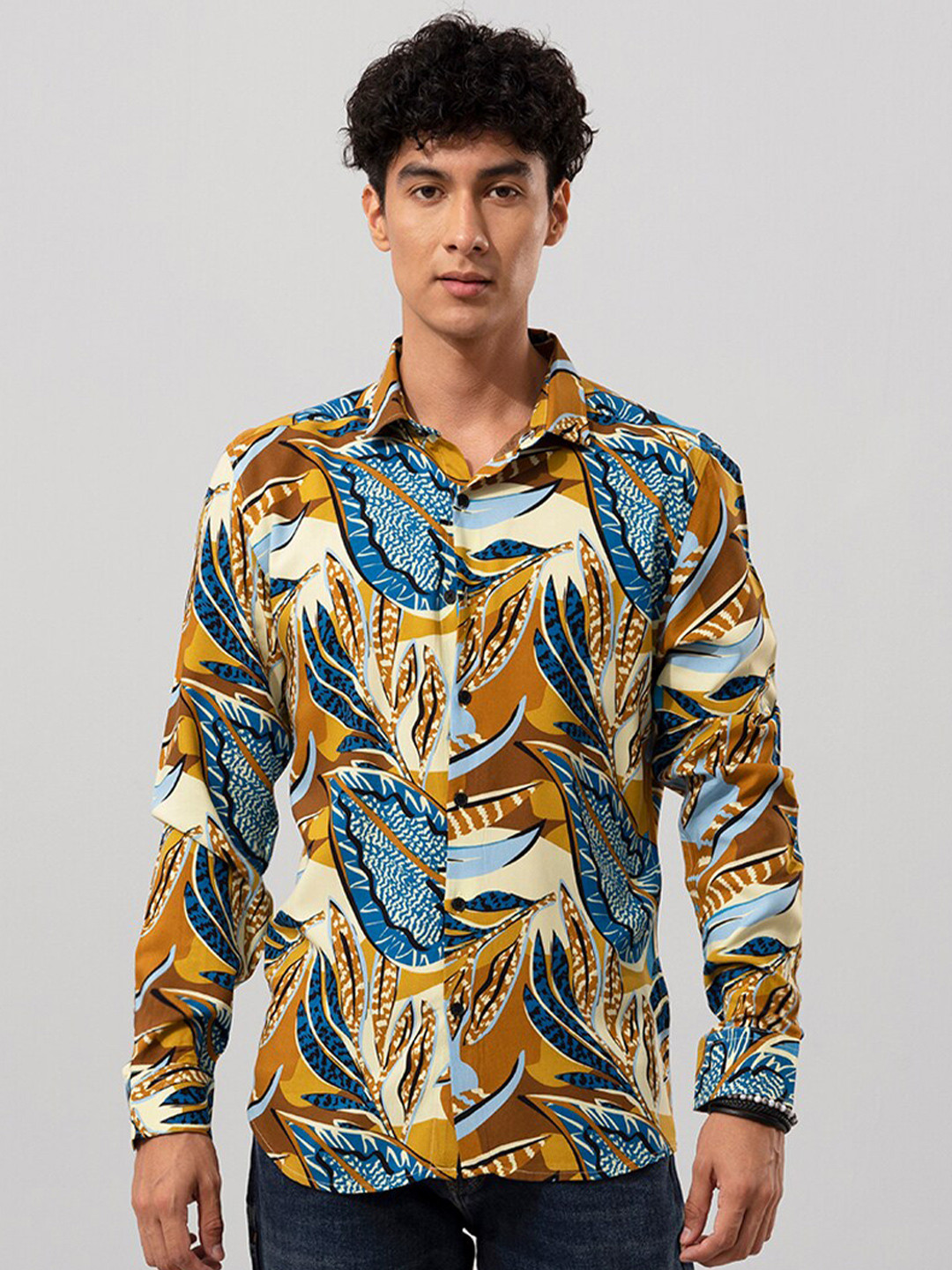 

Snitch Blue And Brown Slim Fit Abstract Printed Casual Shirt