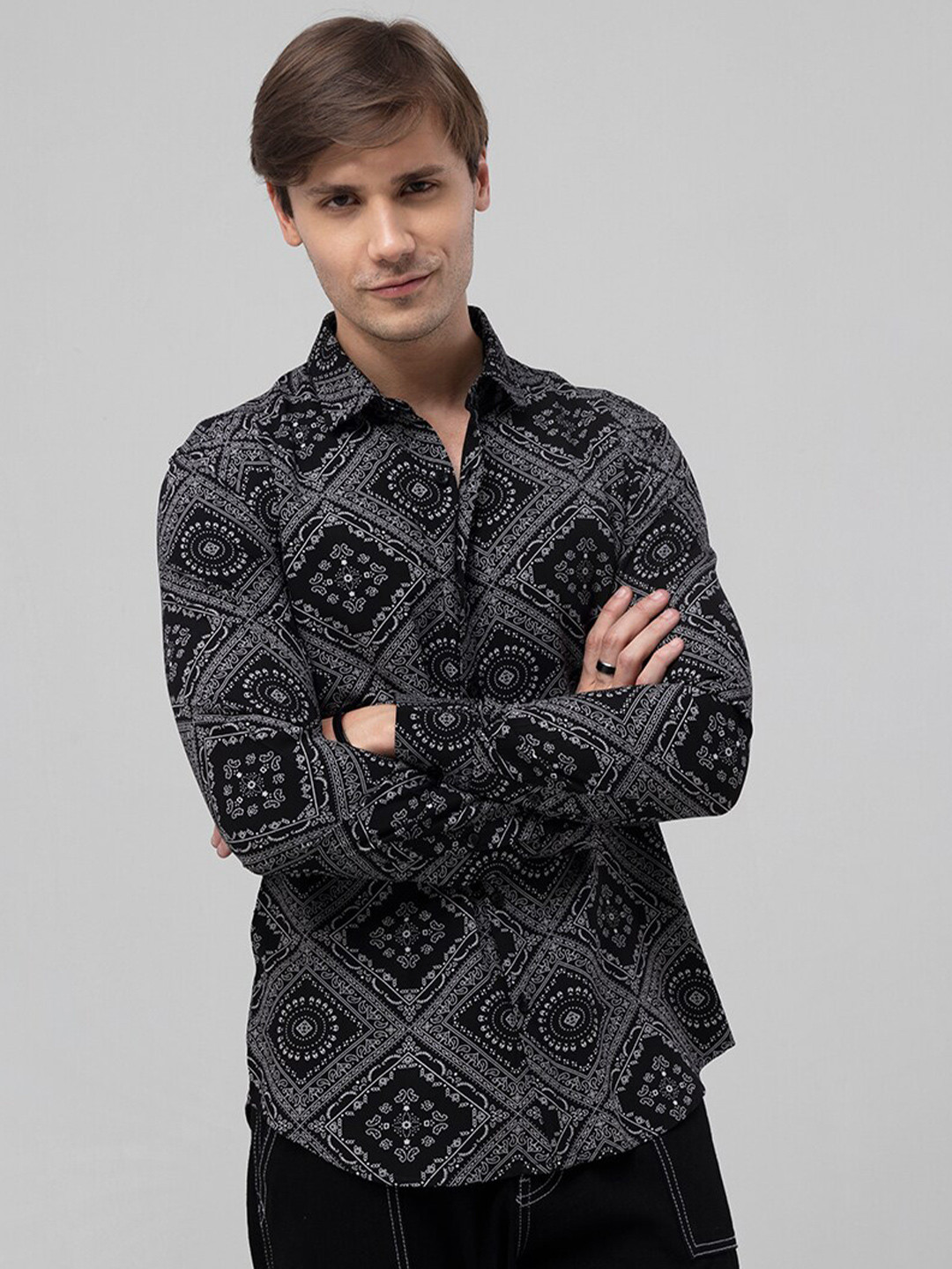 

Snitch Black Slim Fit Paisley Printed Casual Shirt